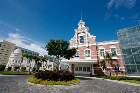 enderun colleges philippines.